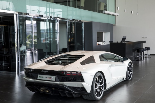 Lamborghini mở đại lý lớn nhất thế giới ở Dubai | Báo Dân trí