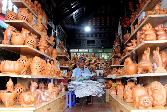 Làng nghề khắp 3 miền “tụ hội” tại Huế dự Festival - 8 Những hình thù bắt mắt được làm từ đất nung