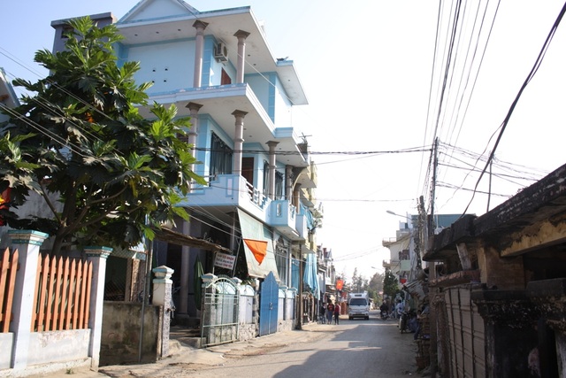 Làng "tỷ phú" ở một xã nghèo - 2
Những ngôi nhà cao tầng san sát mọc lên tại làng tỷ phú Kỳ Xuyên.