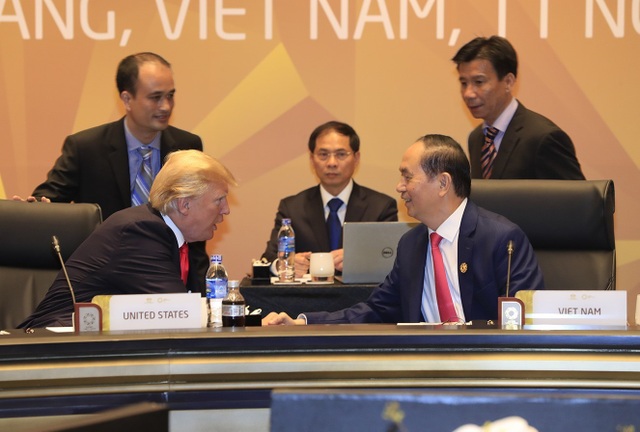 Lãnh đạo 21 nền kinh tế APEC ra Tuyên bố Đà Nẵng - 4 Chủ tịch nước Trần Đại Quang và Tổng thống Mỹ Donald Trump tại Hội nghị các nhà lãnh đạo kinh tế APEC lần thứ 25 (ảnh: BTC APEC Việt Nam 2017)