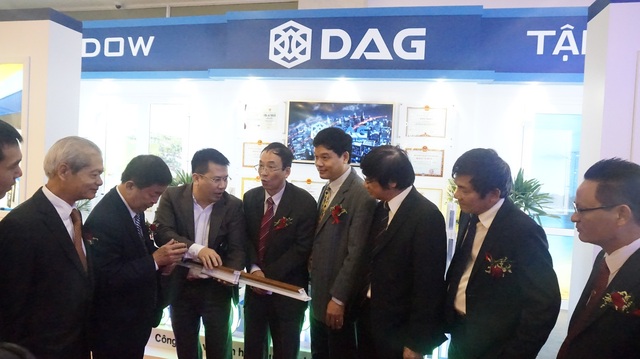 DAG tài trợ chính cho Vietbuil Hà Nội 2017 - 1 Lãnh đạo Bộ Xây dựng đánh giá cao năng lực sản xuất, chất lượng của DAG
