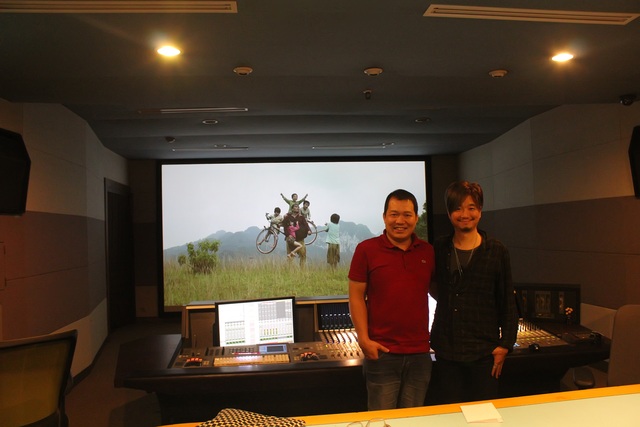 Đạo diễn Lương Đình Dũng và nhạc sĩ người Hàn Quốc làm nhạc cho phim.