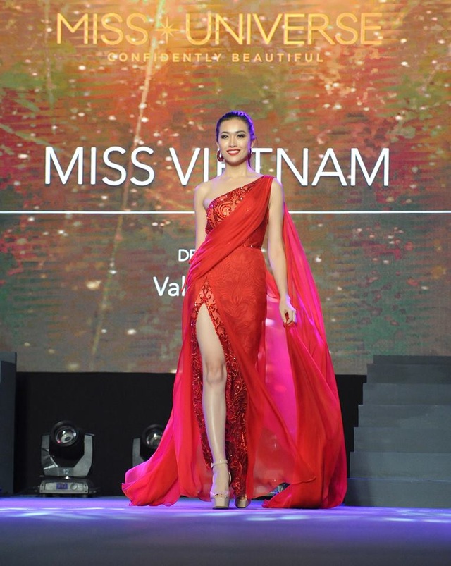 Người đẹp Hoa hậu hoàn vũ 2016 thướt tha, kiêu sa trên sàn diễn thời trang - 2 Người đẹp Hoa hậu hoàn vũ 2016 thướt tha, kiêu sa trên sàn diễn thời trang - 2