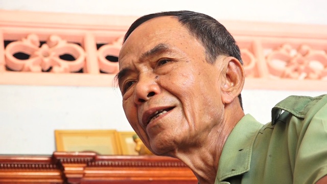 Tết Mậu Thân 1968: Ôm bộc phá mở đường máu tiến sâu vào Tân Sơn Nhất - 5 Cựu chiến binh Vũ Chí Thành, đã nhiều năm cất công đi gặp nhiều đồng đội còn sống, thân nhân đồng đội đã mất để ghi lại lịch sử của Tiểu đoàn 16 Anh hùng, xin truy tặng cho các đồng đội đã mất