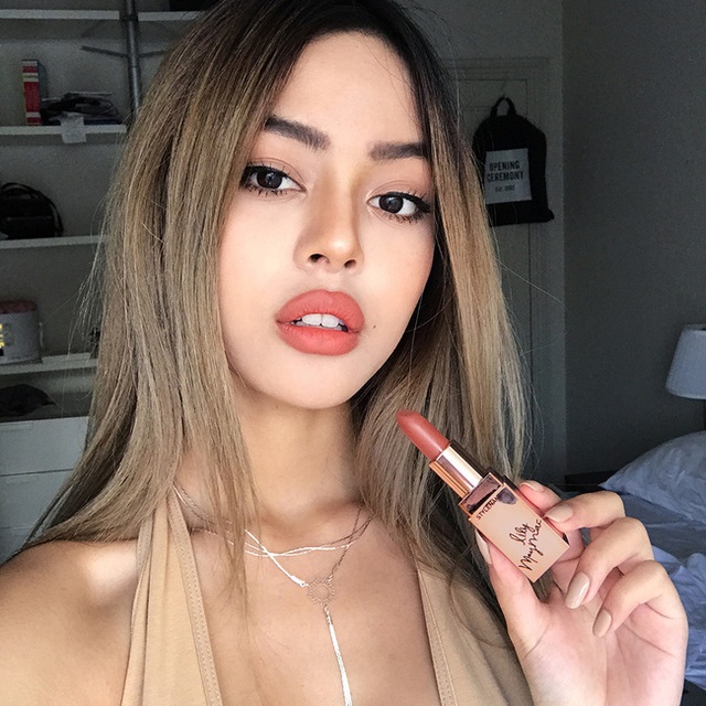 Cô gái hóa trang gây sốt mạng "hô biến" thành Lily Maymac - 2 Hot girl người Úc Lily Maymac