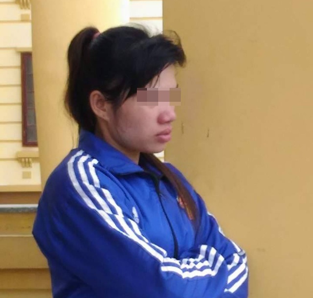 Vì vò rượu cần, chồng chết, vợ lĩnh án tù - 1 Lô Thị Luân tại Tòa án nhân dân tỉnh Nghệ An sáng nay