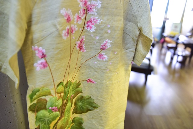 Khaisilk bị đề nghị truy cứu: Cần giải tiếng oan, sự mất mát bao năm cho lụa Việt - 1 Lụa Việt cần được bù đắp sau nhiều năm mất mát vì lụa giả