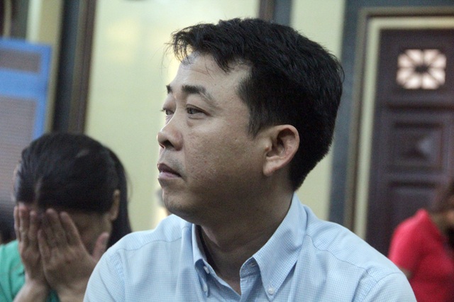 Phúc thẩm vụ VN Pharma: “Đâu có ai ngu đi nhận hoa hồng mà ký vào giấy tờ” - 1 Bị cáo Nguyễn Minh Hùng tại phiên tòa sáng nay 20/10.