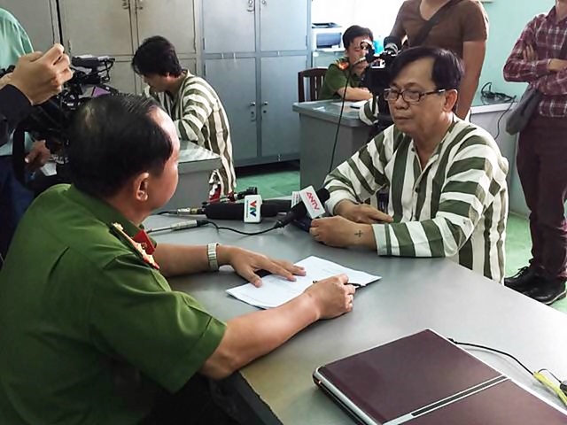 Mua thuốc nội về bóc tách, "mông má" thành thuốc ngoại - 1 Chân dung ông trùm sản xuất tân dược giả.