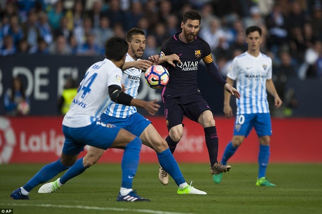 Neymar bị đuổi, Barcelona gục ngã trước Malaga - 2
Barcelona đã thể hiện một lối chơi đầy bế tắc