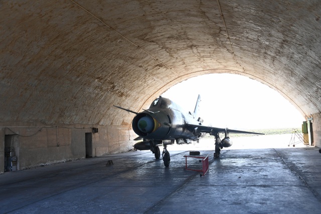 
Một máy bay chiến đấu của Syria tại căn cứ Shayrat. (Ảnh: Sputnik)
