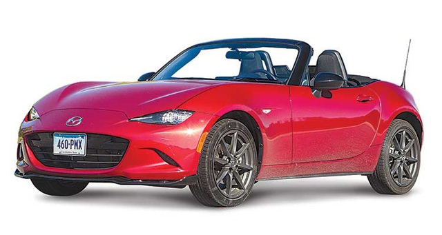 Top 10 xe xuất sắc nhất năm 2017 - 4
Xe thể thao: Mazda MX-5 Miata - Theo Consumer Reports, mẫu xe thể thao này cho cảm giác lái rất thú vị, với trang bị đặc trưng là động cơ đặt trước, hệ dẫn động cầu sau, trọng lượng nhẹ và vận hành dứt khoát.