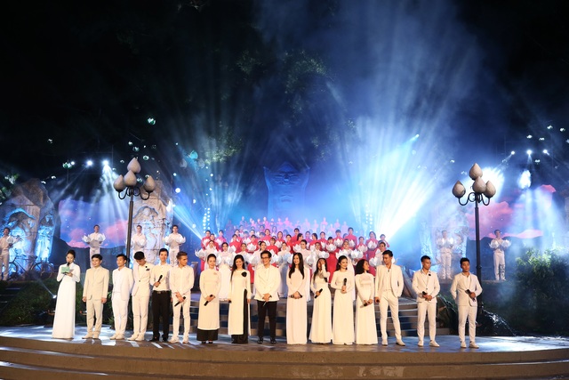 MC Phí Linh và những câu chuyện cảm động từ nghĩa trang Trường Sơn - 6 MC Phí Linh và những câu chuyện cảm động từ nghĩa trang Trường Sơn - 6