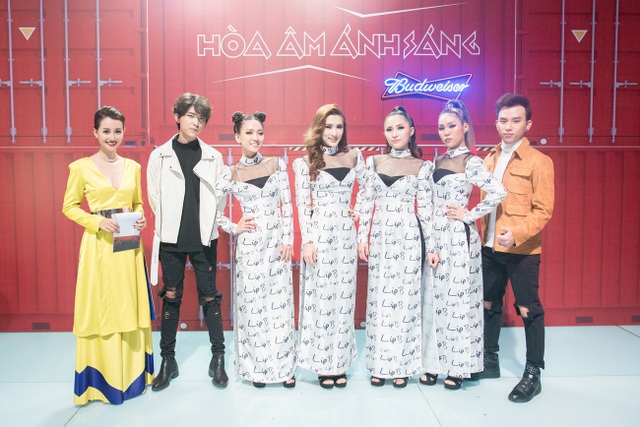 Quỳnh Chi của Thể thao 24/7 lột xác quyến rũ khi dẫn The Remix - 7 Quỳnh Chi của Thể thao 24/7 lột xác quyến rũ khi dẫn The Remix - 7