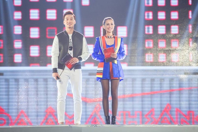Quỳnh Chi của Thể thao 24/7 lột xác quyến rũ khi dẫn The Remix - 9 Quỳnh Chi của Thể thao 24/7 lột xác quyến rũ khi dẫn The Remix - 9