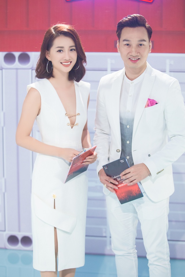 Quỳnh Chi của Thể thao 24/7 lột xác quyến rũ khi dẫn The Remix - 12 Quỳnh Chi của Thể thao 24/7 lột xác quyến rũ khi dẫn The Remix - 12