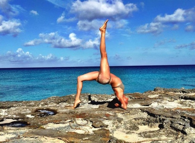 
Ngoài ra, niềm đam mê yoga cũng giúp Meghan duy trì một thân hình săn chắc, nóng bỏng. (Ảnh: Instagram)
