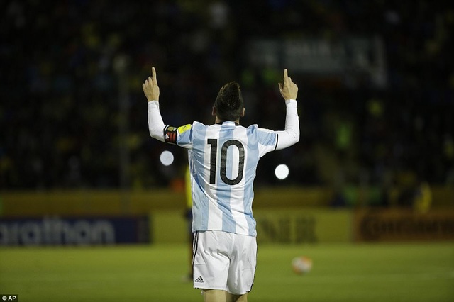 Những khoảnh khắc Messi mang về tấm vé dự World Cup 2018 cho Argentina - 12
Ngôi sao Barcelona đã lập hattrick thứ 44 trong sự nghiệp