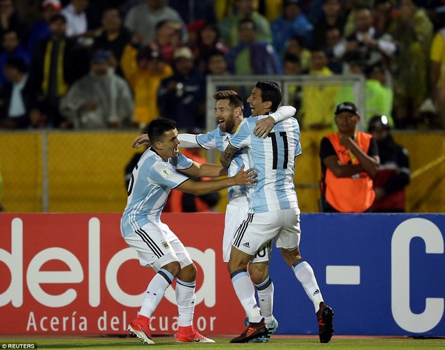 Những khoảnh khắc Messi mang về tấm vé dự World Cup 2018 cho Argentina - 4
Bàn thắng của Messi đã giúp Argentina giải tỏa được áp lực