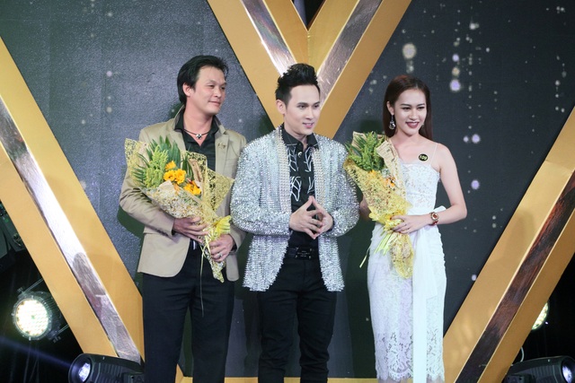 Mẹ Nguyên Vũ được tặng vòng ngọc trai - 2 Mẹ Nguyên Vũ được tặng vòng ngọc trai - 2