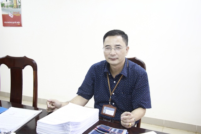 “Trường sẽ đóng cửa nếu không có các khoản thu xã hội hóa” - 2
TS Triệu Văn Thịnh trả lời câu hỏi từ phóng viên liên quan đến các khoản thu đầu năm.