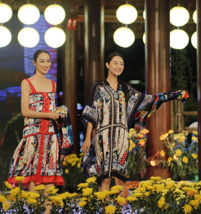 Cựu BTV Diệp Anh bất ngờ xuất hiện cùng diva Thanh Lam trong đêm lụa Bảo Lộc - 10 Các mẫu thiết kế đều làm từ lụa.