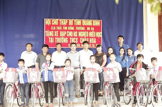 Quà Trung thu đến với học sinh nghèo, miền núi - 1 Quà Trung thu đến với học sinh nghèo, miền núi - 1