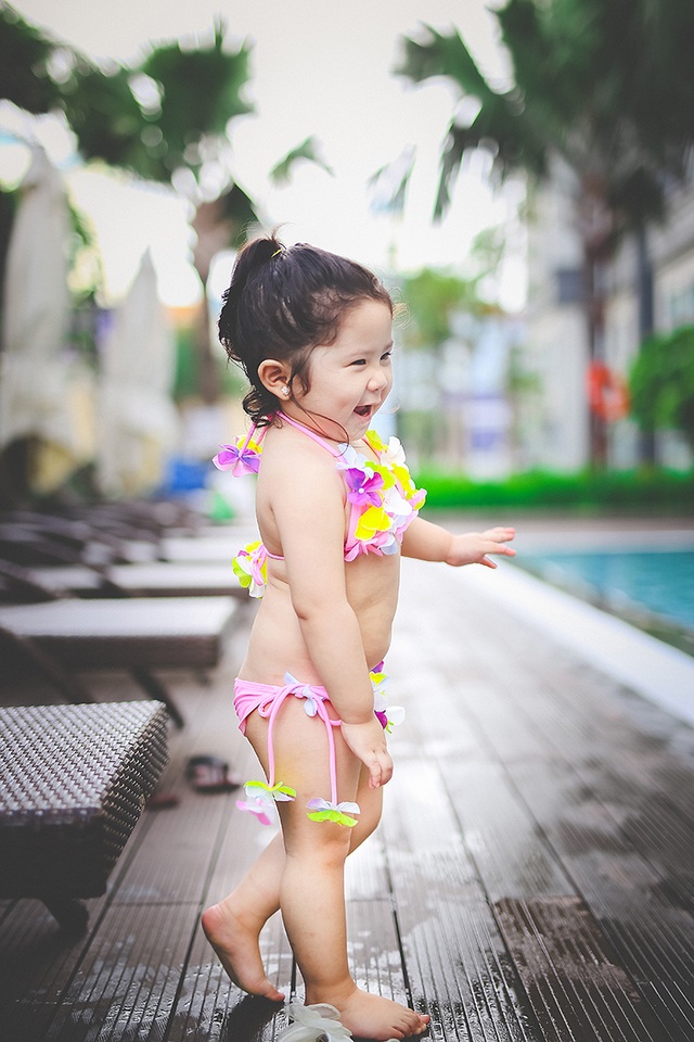 Mẫu nhí 2 tuổi diện bikini “siêu đáng yêu\