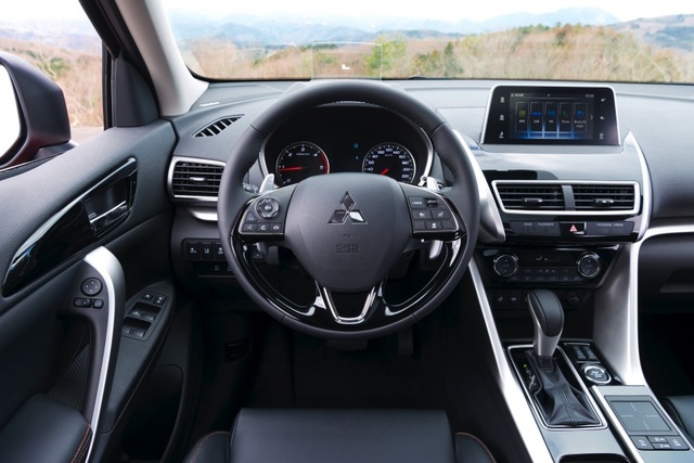 Mitsubishi Eclipse Cross gia nhập phân khúc SUV cỡ nhỏ - 11 Mitsubishi Eclipse Cross gia nhập phân khúc SUV cỡ nhỏ - 11