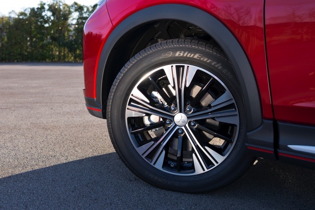 Mitsubishi Eclipse Cross gia nhập phân khúc SUV cỡ nhỏ - 5 Mitsubishi Eclipse Cross gia nhập phân khúc SUV cỡ nhỏ - 5