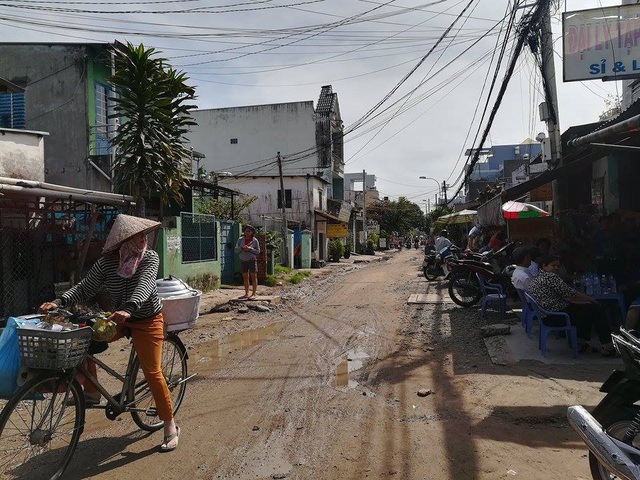 Người mẹ khóc thảm thiết: “Sao lại đánh con tôi?” - 3 Lối vào cơ sở mầm non Mầm Xanh - nơi xảy ra vụ việc trẻ bị bảo mẫu bạo hành kinh hoàng