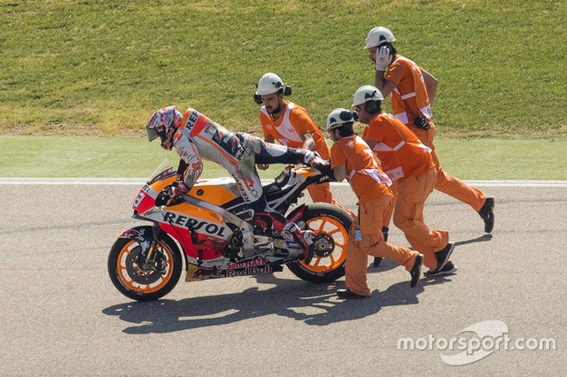 Vinales xuất sắc có pole tại chặng 14 MotoGP 2017 - 6 Vinales xuất sắc có pole tại chặng 14 MotoGP 2017 - 6