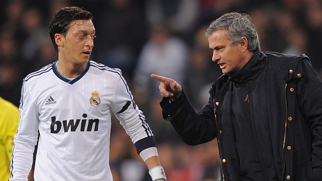 Mourinho từng mắng Mesut Ozil là "đồ hèn nhát!" - 1 HLV Mourinho từng thuần phục Mesut Ozil bằng sự đặc biệt của mình