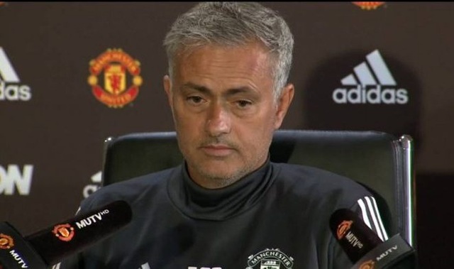 Mourinho tiết lộ mua thêm cầu thủ, đàm phán với Ibrahimovic - 1 HLV Mourinho muốn chiêu mộ thêm 1 tân binh nữa