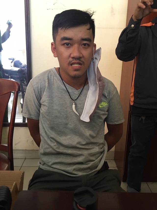 Bắt đối tượng chuyên mua bán súng qua mạng - 1 Đối tượng Bùi Đức Hoàng