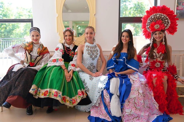 Những hình ảnh đầu tiên của Mỹ Linh tại cuộc thi Hoa hậu Thế giới 2017 - 4
Cuộc thi Hoa hậu Thế giới 2017 là cuộc thi lần thứ 67 và diễn ra tại Tam Á, Trung Quốc. Chung kết cuộc thi sẽ diễn ra vào ngày 18/11 tới với sự góp mặt của 120 thí sinh khác nhau.