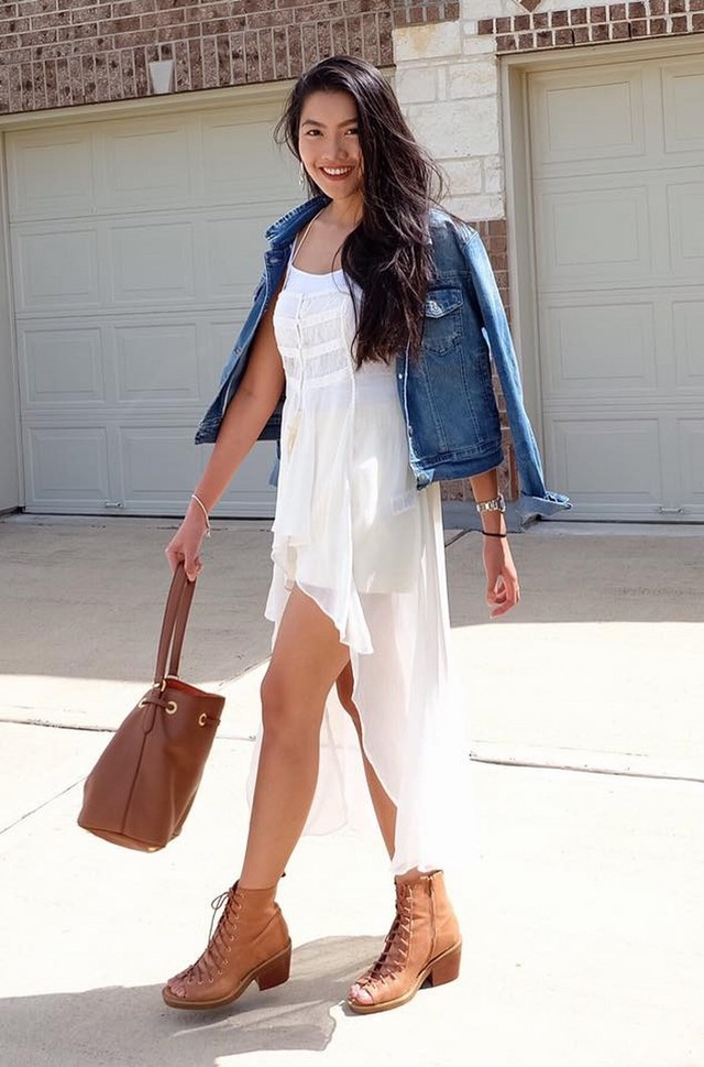 Hoa khôi DHS Việt ngày càng trưởng thành, cuốn hút khó cưỡng - 1
Một năm rưỡi sau khi đăng quang, street style của hoa khôi 9X ngày càng ấn tượng.