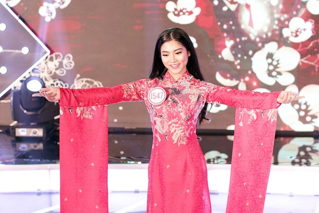 Nữ sinh đăng quang Ngôi sao tuổi teen 2017 là ai? - 1
Cận cảnh gương mặt xinh xắn, nụ cười tươi và má lúm đồng tiền duyên dáng của Nguyễn Bùi Nam Phương