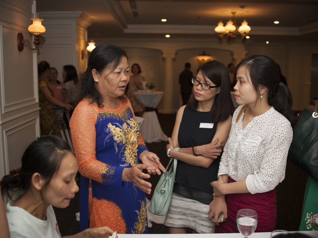 Khách sạn Sunway triển khai dự án hợp tác hỗ trợ trẻ em khó khăn ở Việt Nam - 2 Bà Đoàn Thị Hoa - Giám đốc trung tâm chia sẻ với báo chí