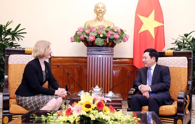 
Phó Thủ tướng, Bộ trưởng Bộ Ngoại giao Phạm Bình Minh tiếp Đại sứ New Zealand tại Việt Nam Wendy Matthews (Ảnh: Bộ Ngoại giao Việt Nam)
