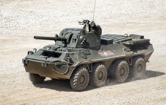 Uy lực những khẩu pháo mạnh nhất của Nga - 12 Pháo tự hành S23 Nona-SKV được trang bị trên xe bọc thép BTR-80.