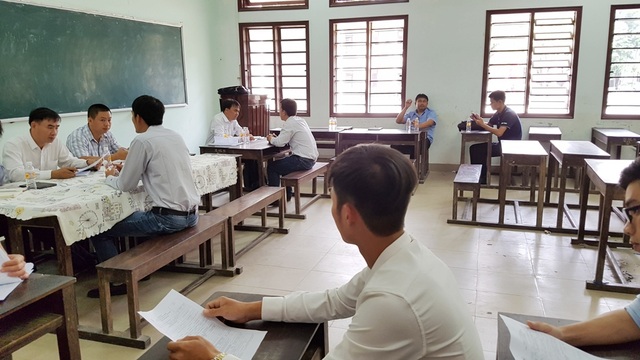 1.500 chỉ tiêu việc làm cho sinh viên Đại học Nông lâm Huế - 8 Trong phòng phỏng vấn