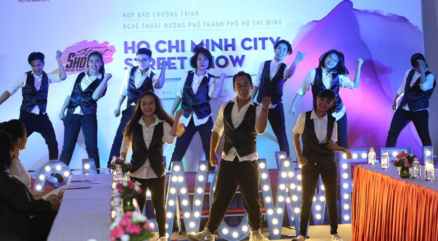 TPHCM sẽ có nghệ thuật biểu diễn đường phố đặc sắc hàng tuần - 3 Chương trình nghệ thuật biểu diễn đường phố sẽ là sân chơi cho tất cả các nhóm nhạc, cá nhân có năng khiếu tham gia biểu diễn hàng tuần.