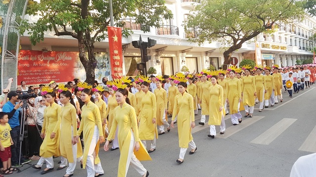 Ngọc Hân, Thanh Tú rạng rỡ trong đoàn lễ rước tôn vinh nghệ nhân, làng nghề - 12 Đoàn áo dài