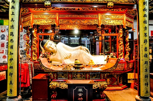 Trung Quốc dịch chuyển cả ngôi chùa 2000 tấn chỉ trong vòng 2 tuần - 3 Bức tượng Phật bằng ngọc bích quý hiếm trong chùa