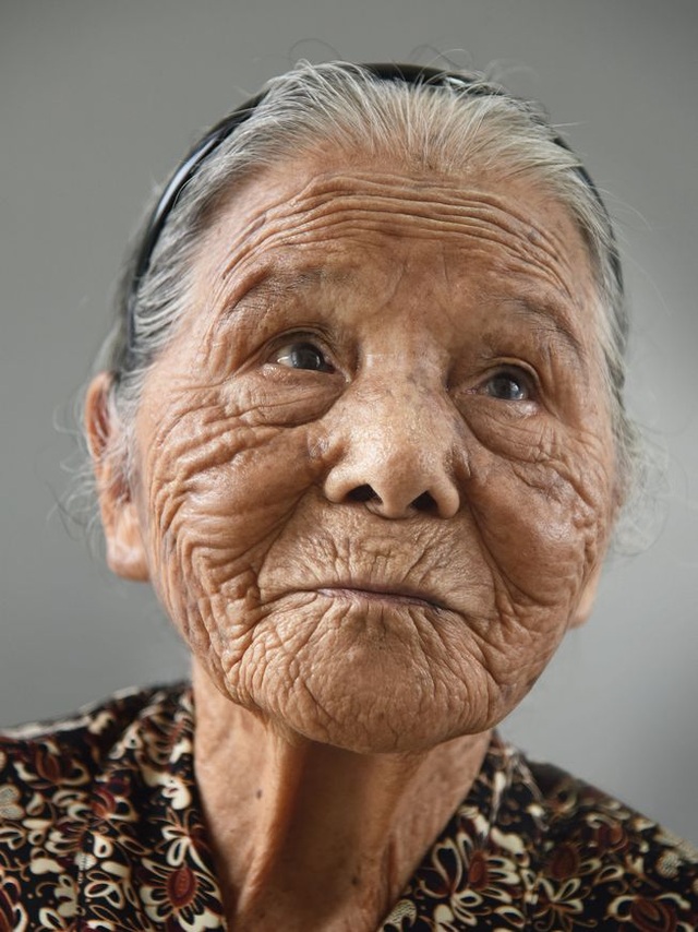 Bộ ảnh ghi lại vẻ đẹp của những cụ già sống hơn trăm tuổi  Báo Dân trí