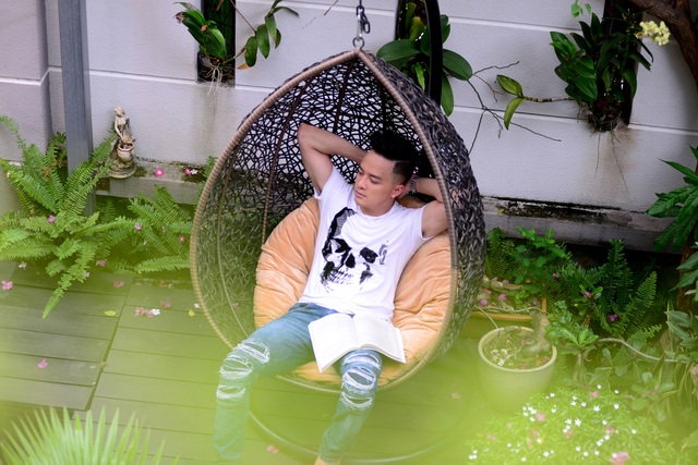 Cận cảnh chốn đi về bình yên "xanh mát" của ca sĩ Cao Thái Sơn - 3 Cao Thái Sơn cho biết đây là căn nhà mình mua được sau nhiều năm đi hát.