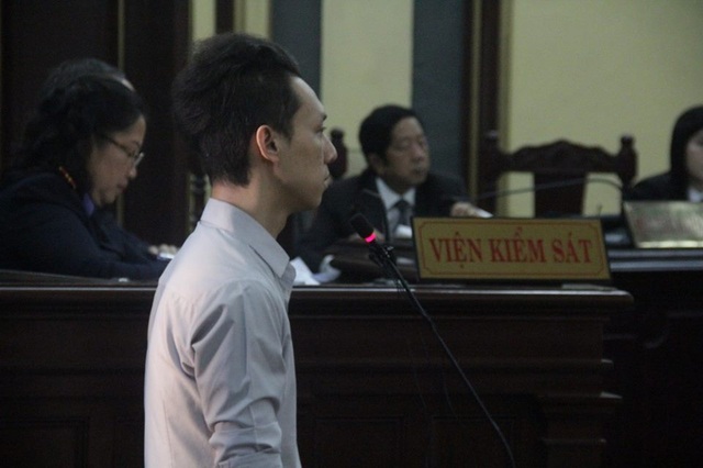 Hoa hậu Phương Nga nói mối quan hệ với ông Mỹ không phải kiểu... qua đường - 2
Nhân chứng Lữ Minh Nghĩa trả lời câu hỏi của luật sư