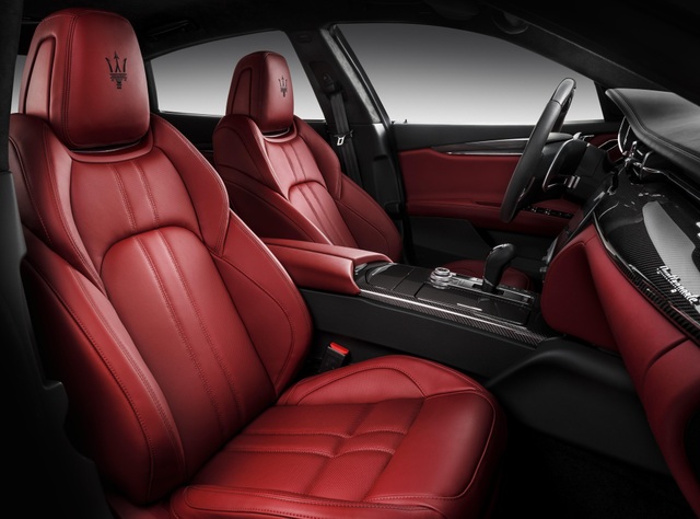 Quattroporte - Dòng xe đẳng cấp nguyên thủ - 3 Nội thất rộng rãi, sang trọng