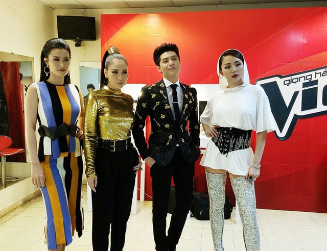 Bị chê “thảm họa” vòng Giấu mặt, HLV The Voice tiết chế vòng Đối đầu - 1 Hình ảnh 4 HLV The Voice tại vòng Đối đầu được ca sĩ Noo Phước Thịnh chia sẻ.